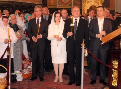 Mitropolia a decis! Guvernantii nu vor mai avea voie sa se impartaseasca. Afla motivul