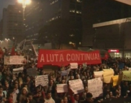 Protestele din Brazilia au facut prima victima. Un manifestant a murit lovit de o masina