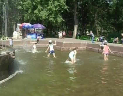 In Chisinau, ca in desertul Sahara! Cum au indurat oamenii temperaturile infernale In Chisinau, ca in desertul Sahara! Cum au indurat oamenii temperaturile infernale