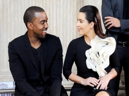 Kanye West a cerut-o de sotie pe Kim Kardashian. Cati bani a cheltuit acesta pentru nastere Kanye West a cerut-o de sotie pe Kim Kardashian. Cati bani a cheltuit acesta pentru nastere
