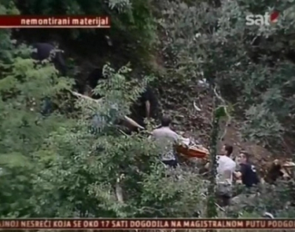 Tragedie in Muntenegru. Un autocar cu romani s-a prabusit intr-o prapastie: 19 oameni au murit Tragedie in Muntenegru. Un autocar cu romani s-a prabusit intr-o prapastie: 19 oameni au murit