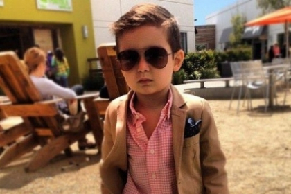 Acest pusti este adorabil: ii invata pe barbati cum sa se imbrace, desi are doar 5 ani "“ FOTO