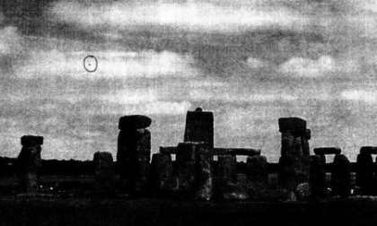 Rapoarte despre OZN-uri, desecretizate. Farfurii zburatoare si fenomene misterioase deasupra Stonhenge Rapoarte despre OZN-uri, desecretizate. Farfurii zburatoare si fenomene misterioase deasupra Stonhenge