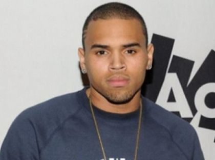 A batut-o pe Rihanna, iar acum este din nou in mijlocul unui scandal! Cine il acuza pe Chris Brown de agresiune A batut-o pe Rihanna, iar acum este din nou in mijlocul unui scandal! Cine il acuza pe Chris Brown de agresiune