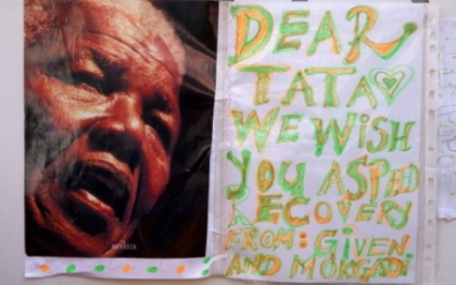 Mandela, in stare grava, a deschis ochii si a zambit cand a auzit de vizita lui Barack Obama Mandela, in stare grava, a deschis ochii si a zambit cand a auzit de vizita lui Barack Obama