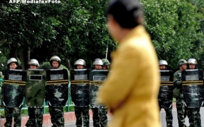 Revolta in China. 17 persoane au fost ucise, dintre care 9 politisti si paznici si 8 civili