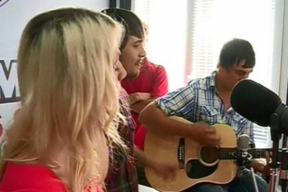 O noua trupa din Moldova se lanseaza in showbiz. Formatia Peeno, a venit in vizita la Pro Fm O noua trupa din Moldova se lanseaza in showbiz. Formatia Peeno, a venit in vizita la Pro Fm