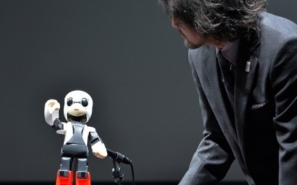Kirobo, micutul robot japonez inspirat de personajul Astro Boy, va pleca in spatiu in luna august Kirobo, micutul robot japonez inspirat de personajul Astro Boy, va pleca in spatiu in luna august