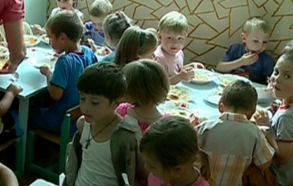 Ca-n cutia cu chibrituri. Mersul la gradinita, incercare grea pentru copiii din raionul Soldanesti Ca-n cutia cu chibrituri. Mersul la gradinita, incercare grea pentru copiii din raionul Soldanesti