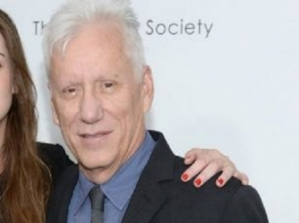 Cuplul care a intors toate capetele pe covorul rosu. El, un actor celebru, ea, mai tanara cu 46 de ani - FOTO
Cuplul care a intors toate capetele pe covorul rosu. El, un actor celebru, ea, mai tanara cu 46 de ani - FOTO