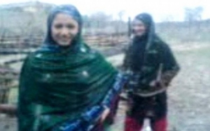 Au "patat" onoarea familiei pentru ca au dansat. 2 surori si mama lor au murit impuscate in Pakistan Au "patat" onoarea familiei pentru ca au dansat. 2 surori si mama lor au murit impuscate in Pakistan