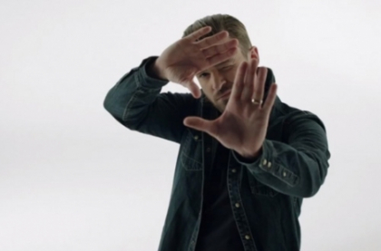 E inconjurat de femei GOALE! Justin Timberlake socheaza cu un nou videoclip necenzurat - VIDEO
E inconjurat de femei GOALE! Justin Timberlake socheaza cu un nou videoclip necenzurat - VIDEO