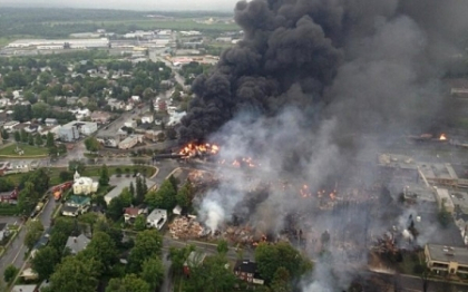 Accident de proportii in Canada. Un tren automatizat, fara mecanic, a deraiat si a explodat Accident de proportii in Canada. Un tren automatizat, fara mecanic, a deraiat si a explodat