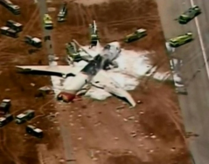 Tragedie pe aeroportul international din San Francisco. Un avion plin cu pasageri s-a prabusit Tragedie pe aeroportul international din San Francisco. Un avion plin cu pasageri s-a prabusit
