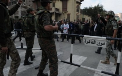 Doi militari egipteni au fost "capturati" de sustinatorii lui Mohamed Morsi. Cei 2 au reusit sa fuga