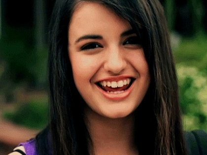 O tii minte pe Rebecca Black, fata cu cel mai detestat clip de pe youtube? Cum arata acum interpreta - FOTO