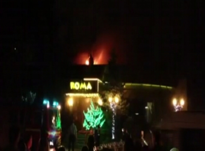 Incendiu la restaurantul "La Roma Club" din capitala! Doua persoane au ajuns la spital. VIDEO