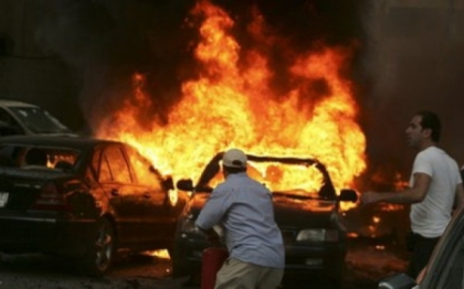 O masina-capcana a explodat la periferia orasului Beirut. Surse militare: 10 persoane au fost ranite O masina-capcana a explodat la periferia orasului Beirut. Surse militare: 10 persoane au fost ranite