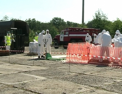 Aproape 1300 de tone de pesticide vor fi distruse in cadrul unui proiect sustinut de NATO Aproape 1300 de tone de pesticide vor fi distruse in cadrul unui proiect sustinut de NATO