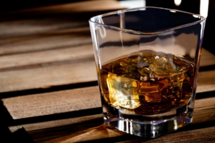 Scuza excelenta pentru un pahar de tarie. 3 motive bune ca sa bei whiskey Scuza excelenta pentru un pahar de tarie. 3 motive bune ca sa bei whiskey