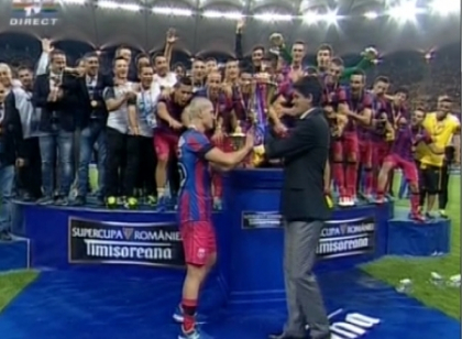 Au dansat pe ritmurile Gangnam Style dupa ce au cucerit Supercupa Romaniei: Steaua - Petrolul, 3 la 0 Au dansat pe ritmurile Gangnam Style dupa ce au cucerit Supercupa Romaniei: Steaua - Petrolul, 3 la 0