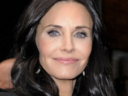 A vrut sa fie frumoasa, dar a ajuns deformata de operatiile estetice. Cum arata acum Courtney Cox - FOTO A vrut sa fie frumoasa, dar a ajuns deformata de operatiile estetice. Cum arata acum Courtney Cox - FOTO