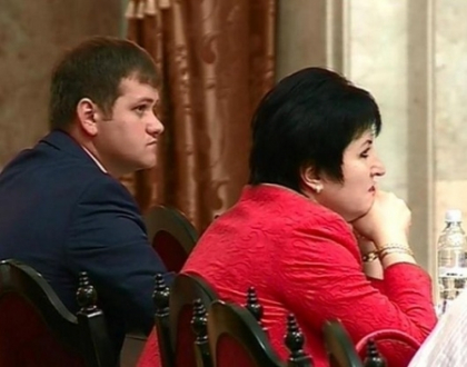 Comunistii s-au dat in spectacol si la ultima sedinta a Parlamentului Comunistii s-au dat in spectacol si la ultima sedinta a Parlamentului