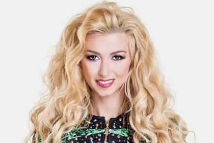 UPS! Andreea Balan, cu sfarcul la vedere, in timp ce facea gimnastica in strada - FOTO
