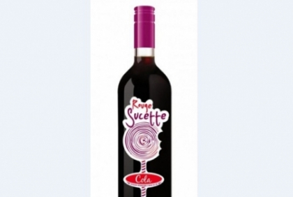 Primul vin din lume cu aroma de Coca-Cola, lansat vara asta in Franta: care este pretul unei sticle Primul vin din lume cu aroma de Coca-Cola, lansat vara asta in Franta: care este pretul unei sticle