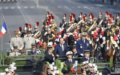 Ziua Nationala a Frantei. Parada militara impresionanta si focuri de artificii in centrul Parisului Ziua Nationala a Frantei. Parada militara impresionanta si focuri de artificii in centrul Parisului