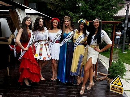 Miss European Tourism este o romanca! Iti pare mai frumoasa decat reprezentanta Moldovei? Miss European Tourism este o romanca! Iti pare mai frumoasa decat reprezentanta Moldovei?