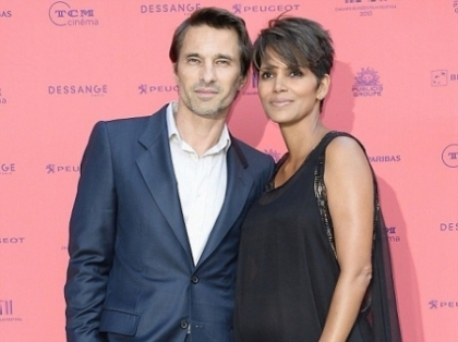 Halle Berry si Olivier Martinez s-au casatorit. Ceremonia a fost restransa si pazita - FOTO