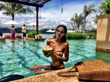 Xenia Deli, in pat cu o bruneta sexy! Ce face moldoveanca in Malaysia - FOTO
Xenia Deli, in pat cu o bruneta sexy! Ce face moldoveanca in Malaysia - FOTO