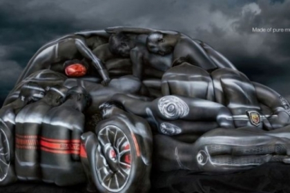 Idee inedita de promovare de la Fiat. Femei pictate care iau forma unei masini