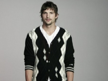 Stiai ca Ashton Kutcher are un FRATE GEAMAN? Vezi cum arata - FOTO