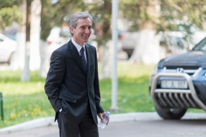 Leanca, despre securitatea excesiva a premierului: Fiecare cu felul lui de a fi! Incercam sa ne oprim la rosu