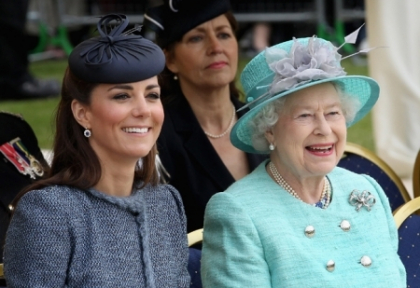 A replicat savuros! Cum a luat-o regina Marii Britanii la misto pe Kate Middleton, intrebata de sexul copilului
A replicat savuros! Cum a luat-o regina Marii Britanii la misto pe Kate Middleton, intrebata de sexul copilului