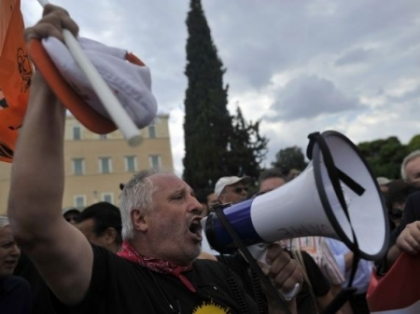 25.000 de bugetari pot fi concediati oricand. Tocmai a adoptat noi masuri de austeritate 25.000 de bugetari pot fi concediati oricand. Tocmai a adoptat noi masuri de austeritate