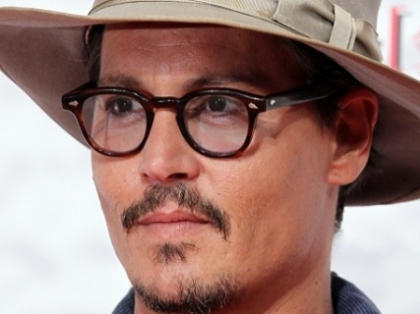 Johnny Depp, aparitie STRANIE pe covorul rosu. Ce a purtat actorul - FOTO