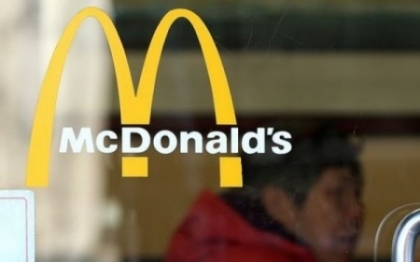 "Este o nebunie." Cum a ajuns o femeie de 92 de ani sa lucreze la McDonald\'s "Este o nebunie." Cum a ajuns o femeie de 92 de ani sa lucreze la McDonald\'s