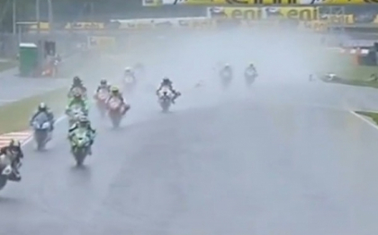 Andrea Antonelli a murit in urma unui accident suferit la cursa Supersport de la Moscova. VIDEO Andrea Antonelli a murit in urma unui accident suferit la cursa Supersport de la Moscova. VIDEO