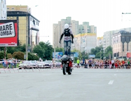 Adrenalina si viteza in centrul capitalei. Vezi ce show au facut bikerii: Nu au lipsit incidentele Adrenalina si viteza in centrul capitalei. Vezi ce show au facut bikerii: Nu au lipsit incidentele