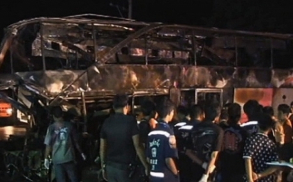 Cel putin 19 morti intr-un accident de autobuz in Thailanda Cel putin 19 morti intr-un accident de autobuz in Thailanda