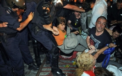 Proteste in Bulgaria. Peste 100 de persoane, blocate in cladirea Parlamentului de manifestanti