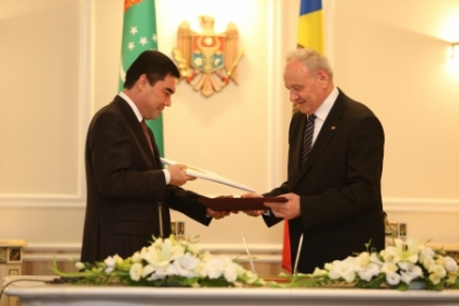 Moldova a semnat patru acorduri de colaborare cu Turkmenistan. Vezi despre ce este vorba