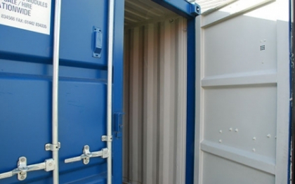 A cumparat un container cu 100 de dolari, fara sa stie ce e inauntru. Continutul valoreaza 1 milion