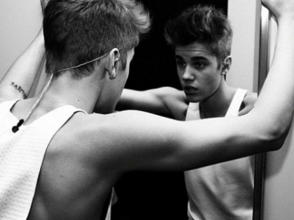 "Este prost crescut!" Ce gest a facut Justin Bieber de a ajuns sa fie si mai blamat - FOTO "Este prost crescut!" Ce gest a facut Justin Bieber de a ajuns sa fie si mai blamat - FOTO