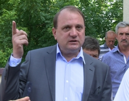 Dupa razboi multi eroi. Ministrul Agriculturii, pe campurile distruse de grindina: Ce le-a promis oamenilor Dupa razboi multi eroi. Ministrul Agriculturii, pe campurile distruse de grindina: Ce le-a promis oamenilor