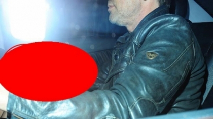 Butler cu o noua iubita? Paparazzi au surprins o FEMEIE ascunsa la PICIOARELE actorului, in taxi - FOTO Butler cu o noua iubita? Paparazzi au surprins o FEMEIE ascunsa la PICIOARELE actorului, in taxi - FOTO