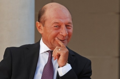 Cere "categoric" cetatenia RM. Ce raspunde Basescu cand e intrebat daca va incepe o cariera politica aici Cere "categoric" cetatenia RM. Ce raspunde Basescu cand e intrebat daca va incepe o cariera politica aici